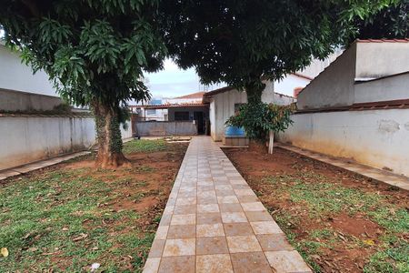 Casa à venda com 236m², 3 quartos e 7 vagas Casa à venda com 236m², 3 quartos e 7 vagasÁrea externa
