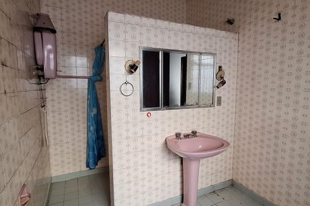 Casa à venda com 236m², 3 quartos e 7 vagas Casa à venda com 236m², 3 quartos e 7 vagasBanheiro