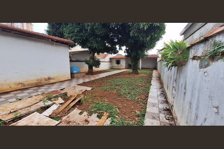 Área externa de casa à venda com 3 quartos, 236m² em Campestre, Santo André