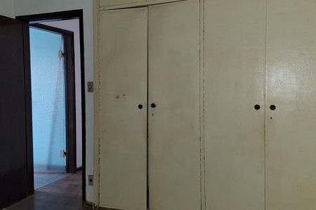 Casa à venda com 236m², 3 quartos e 7 vagas Casa à venda com 236m², 3 quartos e 7 vagasQuarto 3