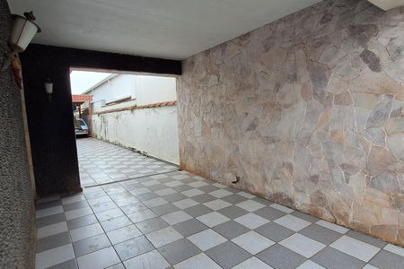 Casa à venda com 236m², 3 quartos e 7 vagas Casa à venda com 236m², 3 quartos e 7 vagasÁrea externa