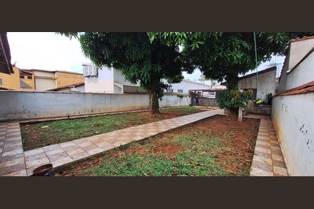 Casa à venda com 236m², 3 quartos e 7 vagas Casa à venda com 236m², 3 quartos e 7 vagasÁrea externa
