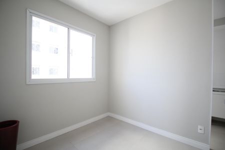Sala de apartamento para alugar com 2 quartos, 41m² em Parque Arariba, São Paulo