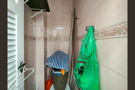 Apartamento para alugar com 90m², 2 quartos e sem vaga Apartamento para alugar com 90m², 2 quartos e sem vagaBanheiro de serviço