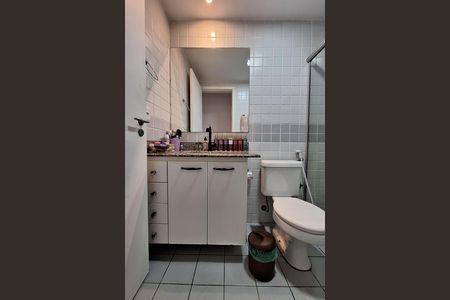 Apartamento à venda com 90m², 2 quartos e sem vaga Apartamento à venda com 90m², 2 quartos e sem vagaBanheiro Social