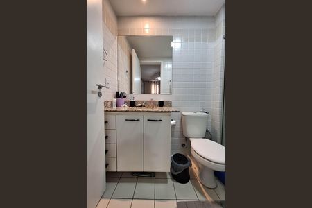 Apartamento à venda com 90m², 2 quartos e sem vaga Apartamento à venda com 90m², 2 quartos e sem vagaBanheiro da Suíte 1