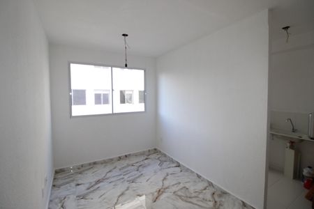 Sala / Cozinha de apartamento para alugar com 2 quartos, 34m² em Colônia (zona Leste), São Paulo