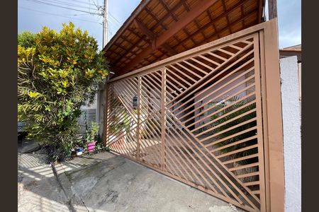 Casa à venda com 94m², 3 quartos e 1 vaga Casa à venda com 94m², 3 quartos e 1 vagaFachada