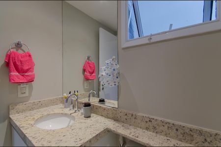 Apartamento à venda com 74m², 2 quartos e 2 vagas Apartamento à venda com 74m², 2 quartos e 2 vagasBanheiro Social