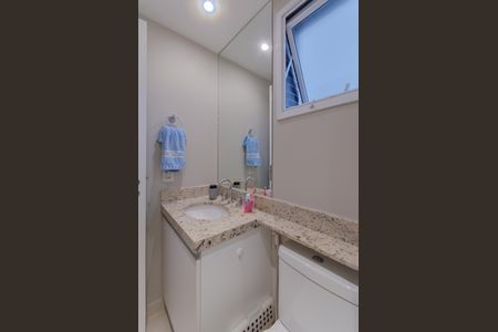 Apartamento à venda com 74m², 2 quartos e 2 vagas Apartamento à venda com 74m², 2 quartos e 2 vagasBanheiro da Suíte