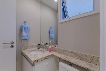 Apartamento à venda com 74m², 2 quartos e 2 vagas Apartamento à venda com 74m², 2 quartos e 2 vagasBanheiro da Suíte