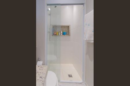 Apartamento à venda com 74m², 2 quartos e 2 vagas Apartamento à venda com 74m², 2 quartos e 2 vagasBanheiro da Suíte