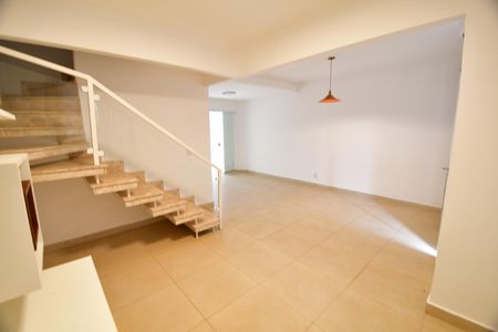 Sala de casa de condomínio para alugar com 3 quartos, 80m² em Fazenda Santa Cândida, Campinas