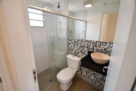 Casa de condomínio para alugar com 80m², 3 quartos e 2 vagasBanheiro Social