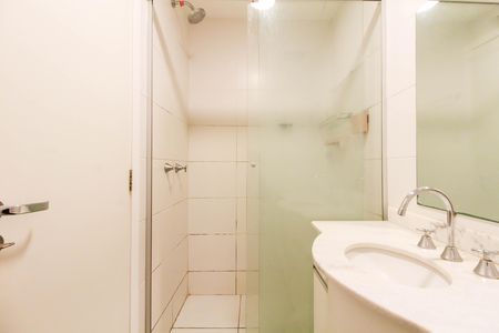 Apartamento à venda com 60m², 2 quartos e 1 vaga Apartamento à venda com 60m², 2 quartos e 1 vagaBanheiro da Suíte