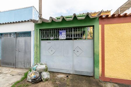 Casa à venda com 148m², 3 quartos e 1 vaga Casa à venda com 148m², 3 quartos e 1 vagaFachada