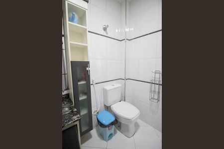 Apartamento para alugar com 80m², 2 quartos e sem vagaBanheiro social