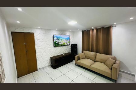 Casa à venda com 117m², 1 quarto e sem vaga