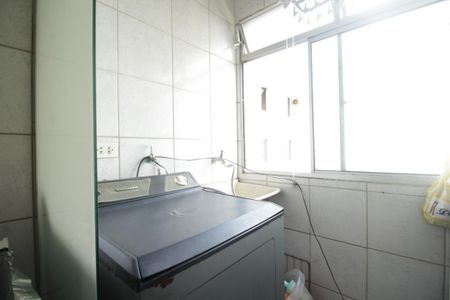 Apartamento à venda com 48m², 3 quartos e 1 vaga Apartamento à venda com 48m², 3 quartos e 1 vagaCozinha e Área de Serviço
