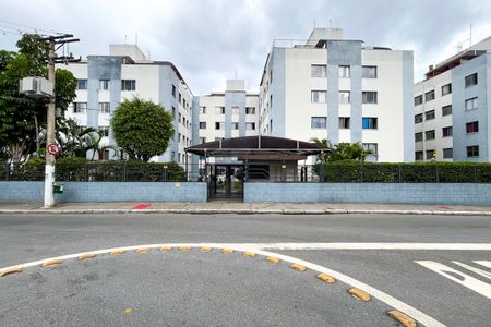 Apartamento à venda com 48m², 3 quartos e 1 vaga Apartamento à venda com 48m², 3 quartos e 1 vagaFachada
