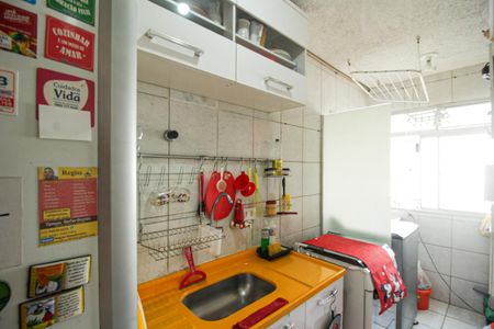 Apartamento à venda com 48m², 3 quartos e 1 vaga Apartamento à venda com 48m², 3 quartos e 1 vagaCozinha e Área de Serviço