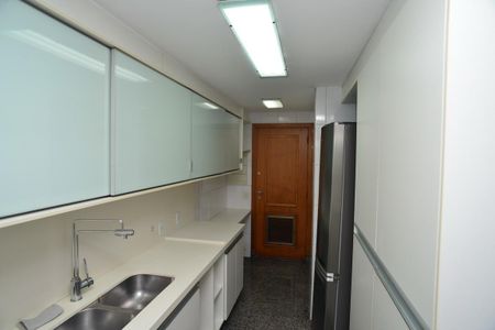 Apartamento para alugar com 127m², 4 quartos e 2 vagas