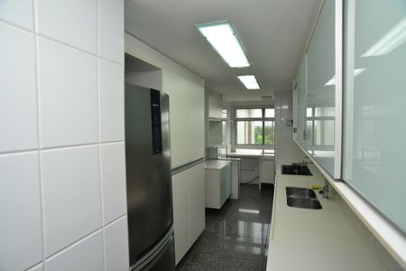 Apartamento para alugar com 127m², 4 quartos e 2 vagas