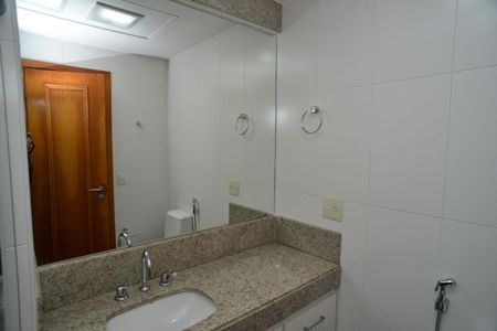 Apartamento para alugar com 127m², 4 quartos e 2 vagas
