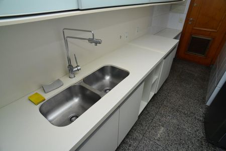 Apartamento para alugar com 127m², 4 quartos e 2 vagas