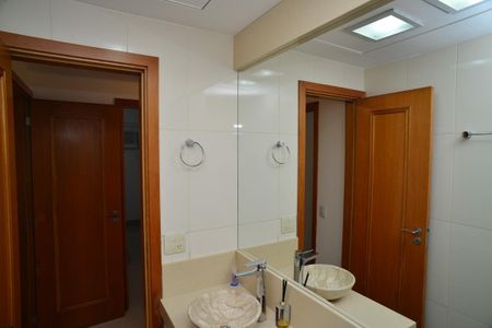 Apartamento para alugar com 127m², 4 quartos e 2 vagas