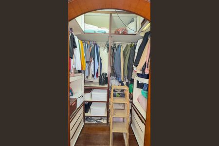 Casa para alugar com 130m², 3 quartos e 4 vagas Casa para alugar com 130m², 3 quartos e 4 vagasCloset da suíte