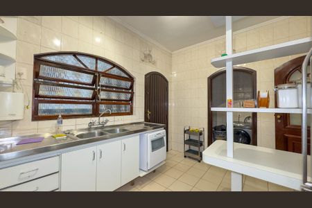 Casa para alugar com 130m², 3 quartos e 4 vagas Casa para alugar com 130m², 3 quartos e 4 vagasCozinha