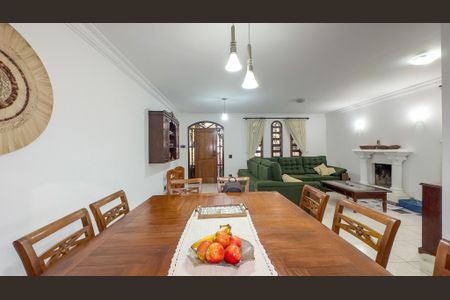 Sala de casa para alugar com 3 quartos, 130m² em Jardim Sandra, São Paulo