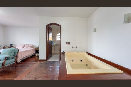 Casa para alugar com 130m², 3 quartos e 4 vagas Casa para alugar com 130m², 3 quartos e 4 vagasBanheira