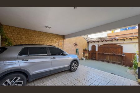 Casa para alugar com 130m², 3 quartos e 4 vagas Casa para alugar com 130m², 3 quartos e 4 vagasGaragem
