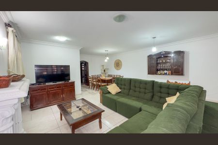Casa para alugar com 130m², 3 quartos e 4 vagas Casa para alugar com 130m², 3 quartos e 4 vagasSala