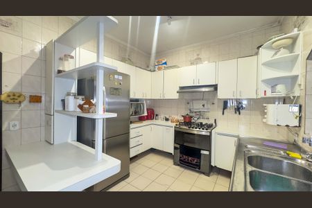Casa para alugar com 130m², 3 quartos e 4 vagas Casa para alugar com 130m², 3 quartos e 4 vagasCozinha