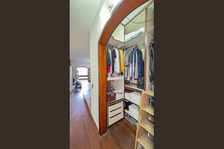 Casa para alugar com 130m², 3 quartos e 4 vagas Casa para alugar com 130m², 3 quartos e 4 vagasCloset da suíte