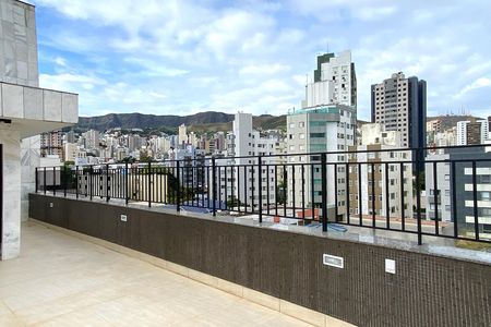 Apartamento à venda com 305m², 4 quartos e 2 vagas Apartamento à venda com 305m², 4 quartos e 2 vagasCobertura