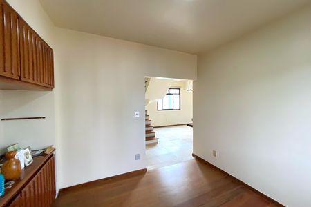 Apartamento à venda com 305m², 4 quartos e 2 vagas Apartamento à venda com 305m², 4 quartos e 2 vagasSala de Jantar