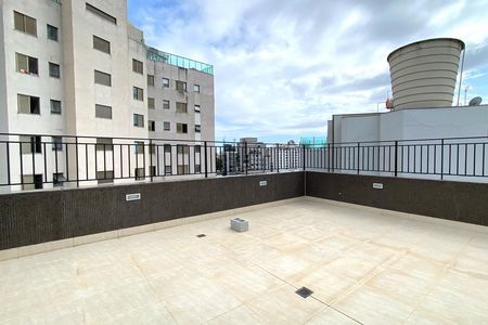 Apartamento à venda com 305m², 4 quartos e 2 vagas Apartamento à venda com 305m², 4 quartos e 2 vagasCobertura