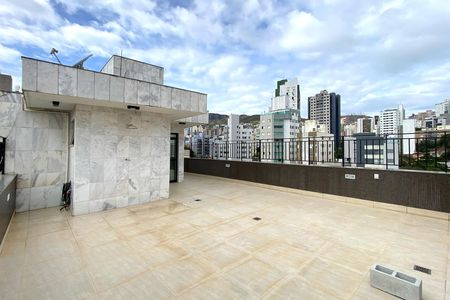 Apartamento à venda com 305m², 4 quartos e 2 vagas Apartamento à venda com 305m², 4 quartos e 2 vagasCobertura