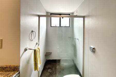 Apartamento à venda com 305m², 4 quartos e 2 vagas Apartamento à venda com 305m², 4 quartos e 2 vagasBanheiro