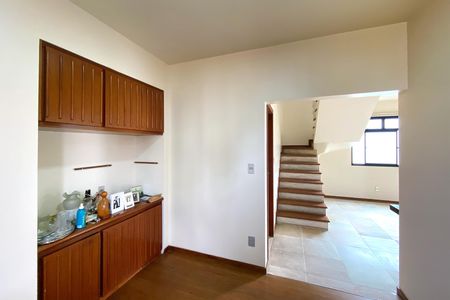 Apartamento à venda com 305m², 4 quartos e 2 vagas Apartamento à venda com 305m², 4 quartos e 2 vagasSala de Jantar
