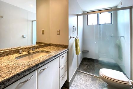 Apartamento à venda com 305m², 4 quartos e 2 vagas Apartamento à venda com 305m², 4 quartos e 2 vagasBanheiro