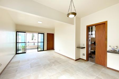 Apartamento à venda com 305m², 4 quartos e 2 vagas Apartamento à venda com 305m², 4 quartos e 2 vagasSala