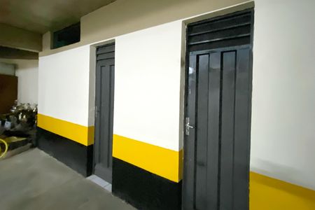 Apartamento à venda com 305m², 4 quartos e 2 vagas Apartamento à venda com 305m², 4 quartos e 2 vagasBox de depósito
