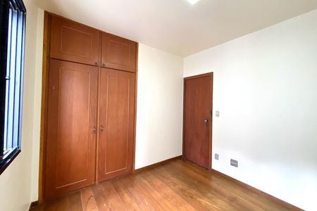 Apartamento à venda com 305m², 4 quartos e 2 vagas Apartamento à venda com 305m², 4 quartos e 2 vagasQuarto 2