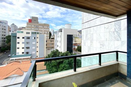 Apartamento à venda com 305m², 4 quartos e 2 vagas Apartamento à venda com 305m², 4 quartos e 2 vagasVaranda da Sala