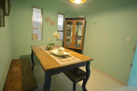 Casa para alugar com 225m², 3 quartos e 2 vagasSala de jantar 